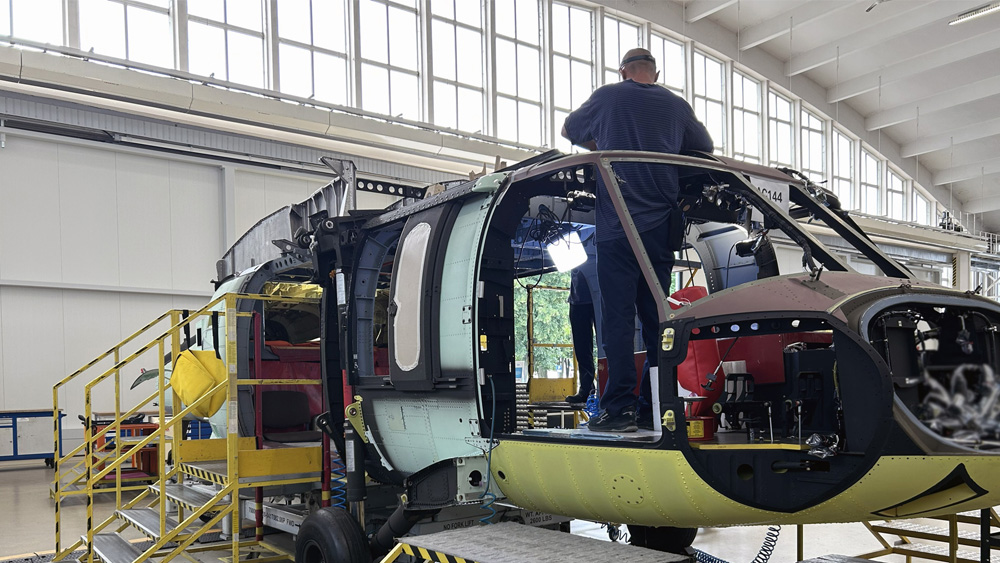 Erste europäische FIREHAWK geht in Produktion